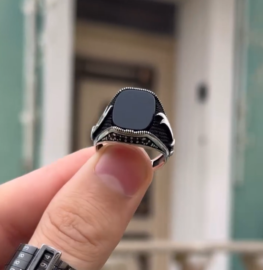 Fakhar-e-Zulfiqar Yamani Aqeeq Ring - Symbolic Silver Ring for Men